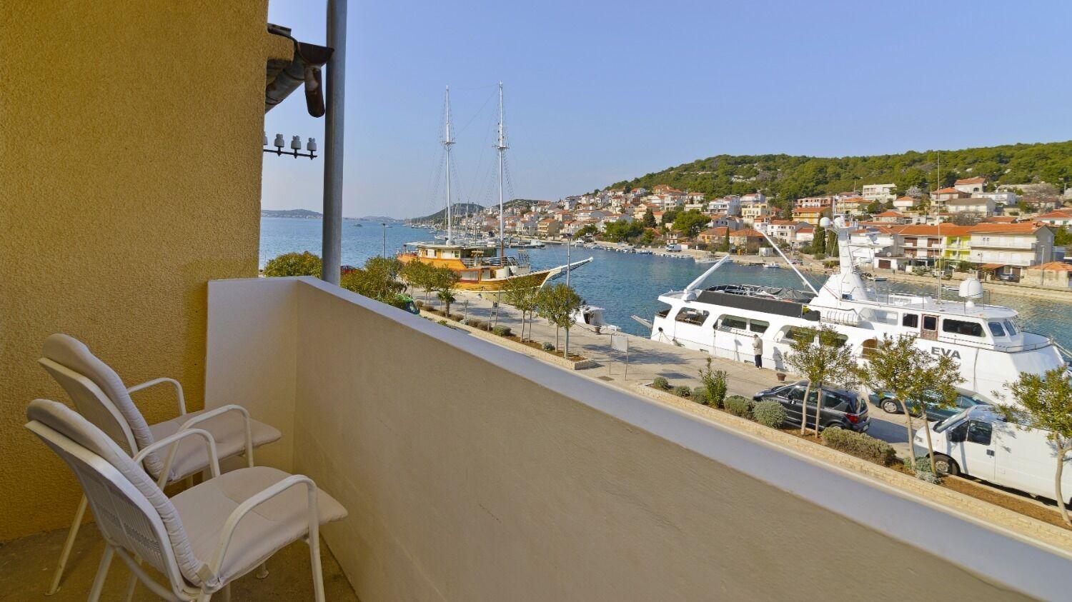 Apartments Ive - With Sea View Tisno Exterior photo
